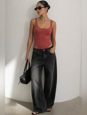Fitted Scoop-Neck Bodysuit in Dusty Rose